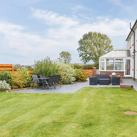 Holiday home Chapel House